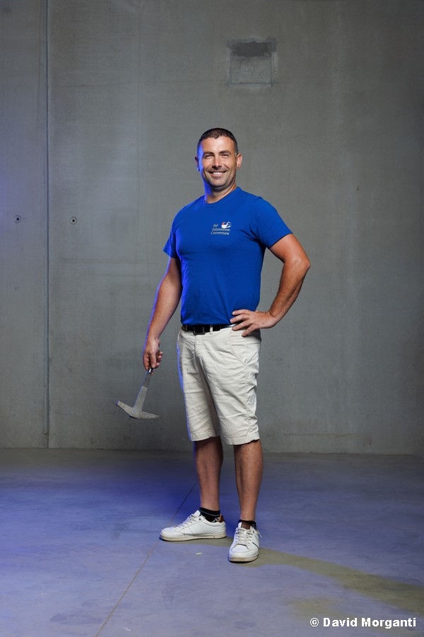 Flavien, spécialiste de la pose d'ardoise sur les toitures normandes.